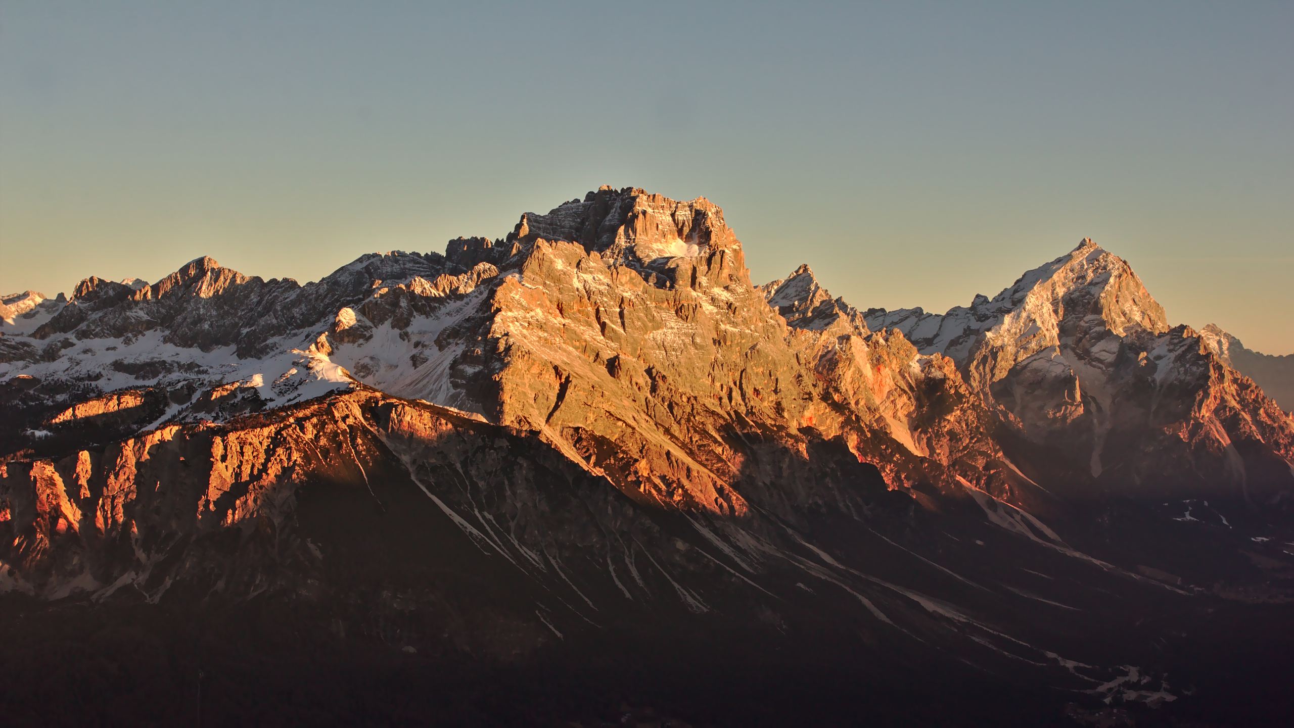 Sorapiss in den Dolomiten im Abendlicht